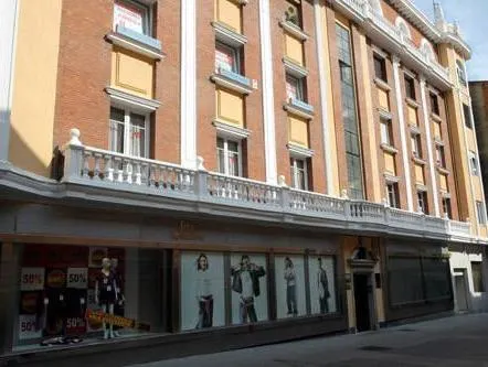 Hostal De La Torre Hostal Economico - Image 1