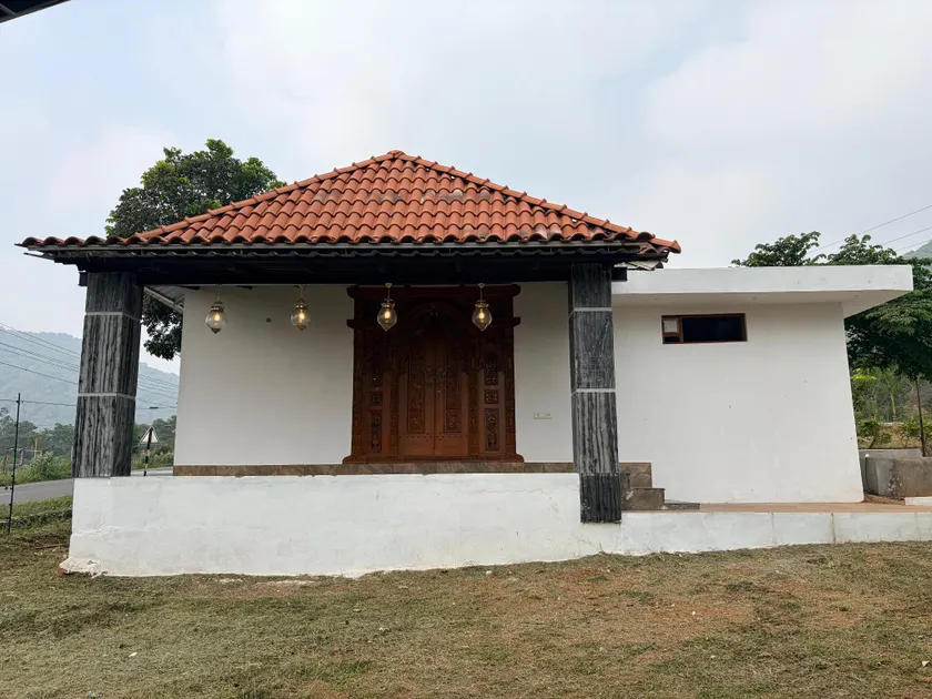 Royal Villa - Image 1