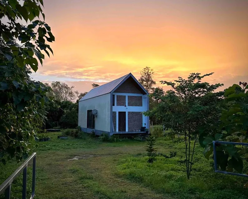 Mango House - Image 1