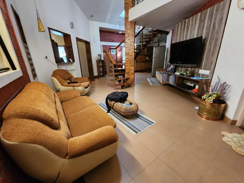 Golden castle villa with pool - Image 1