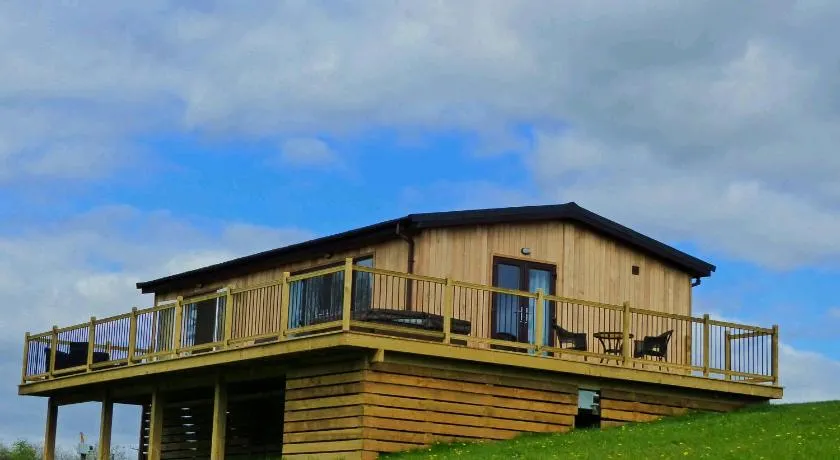 Shropshire Lodges - Romantic Luxury Hot Tub Breaks - Image 1