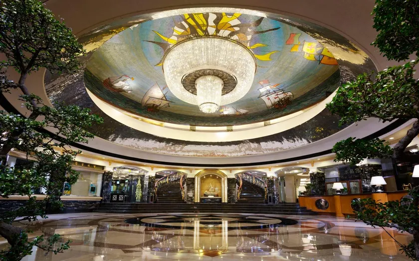 Hotel Lisboa - Image 1