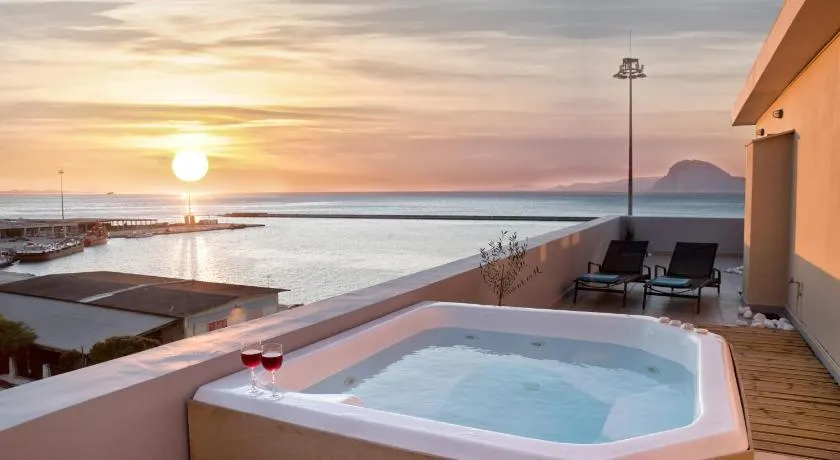 Majestic Penthouse in the heart of Patra - Image 1