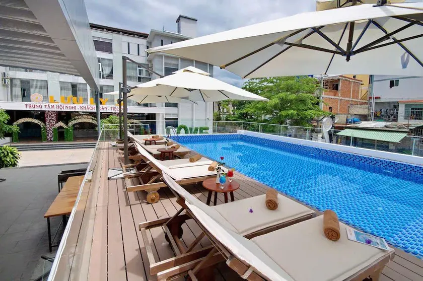 Dolphin Bay Hotel Nha Trang - Image 1