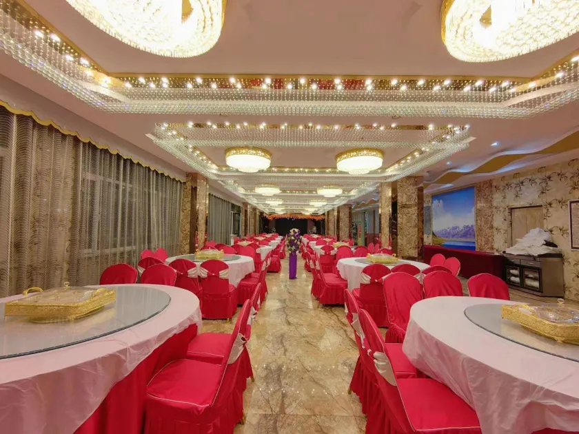 Tongren Longwu Hotel - Image 1