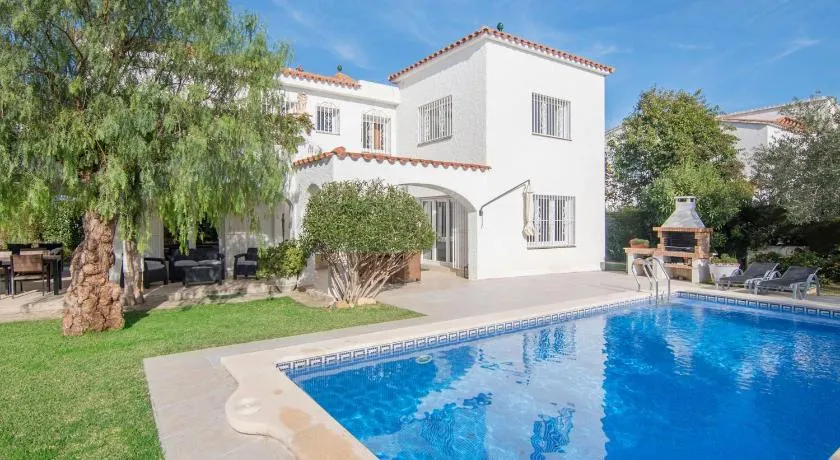 Alquiler Villa en la Playa de Cambrils para 10 personas con AC, parking y WIFI - Image 1