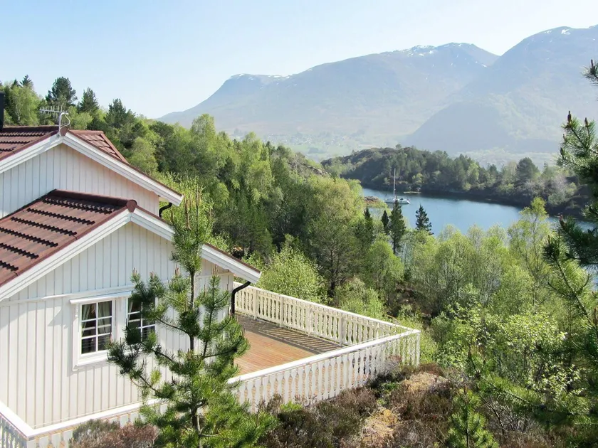 5 person feriebolig i GURSKØY - Image 1
