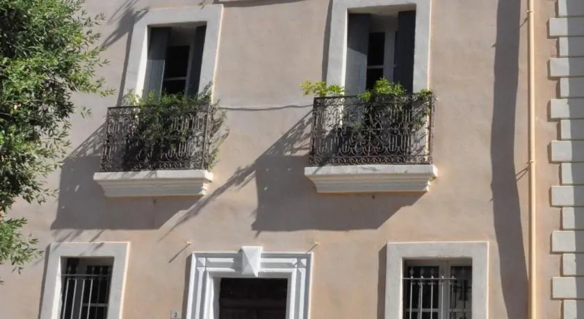 No2 La Place Guest House - Image 1