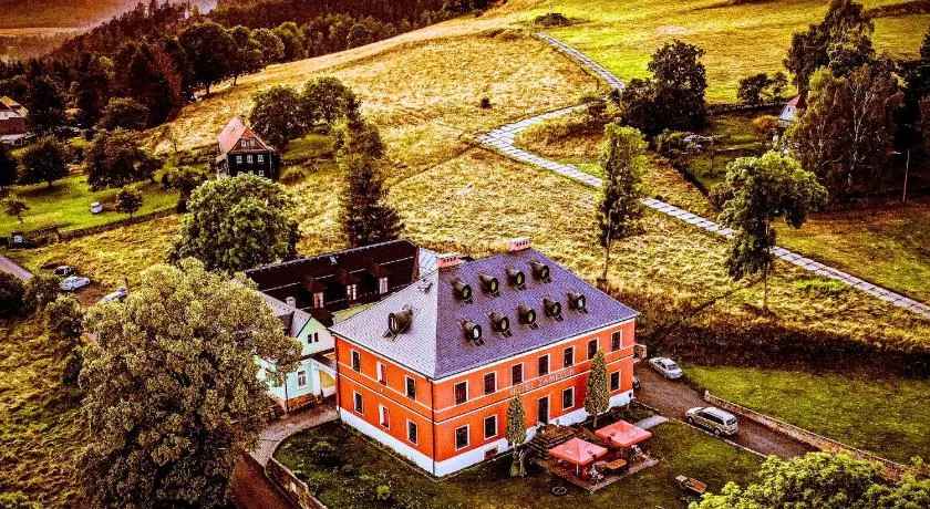 Wellness Hotel Zámeček - Image 1