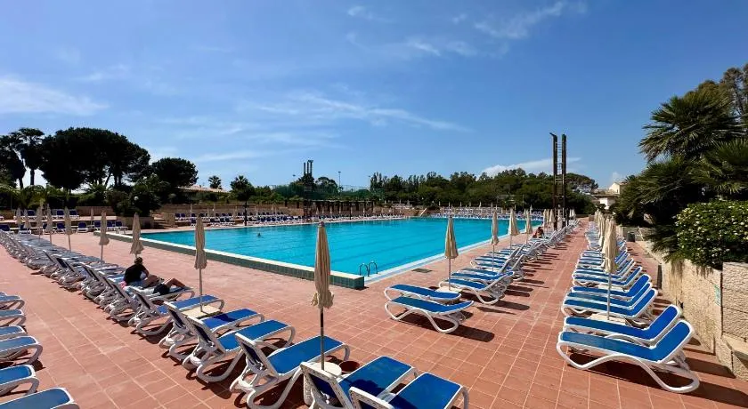Golden Hour Apartment in Athena Resort - Image 1