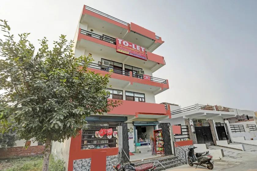 Hotel O Live Ur Style Near Noida Sector Metro Station - Image 1