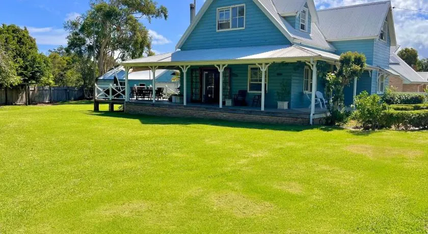 Blue Pearl - Old Bar Holiday Rentals - Image 1