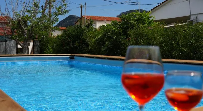 4our seasons 2 - Private Pool - Image 1