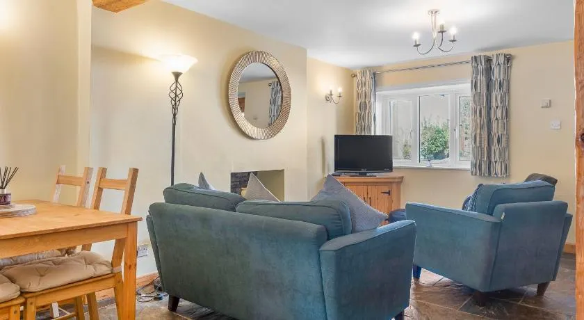 Beautiful 3 Bed Cottage in the Heart of Flookburgh - Pass the Keys - Image 1