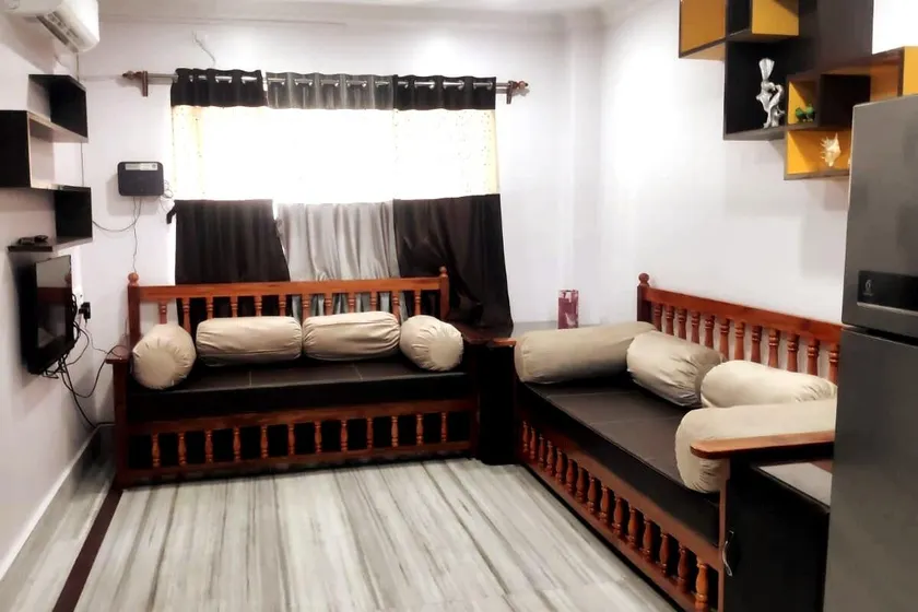 LOVELY HOME STAY - Image 1