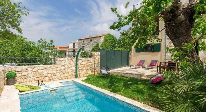 Rustical Vila Monspinosa - Image 1