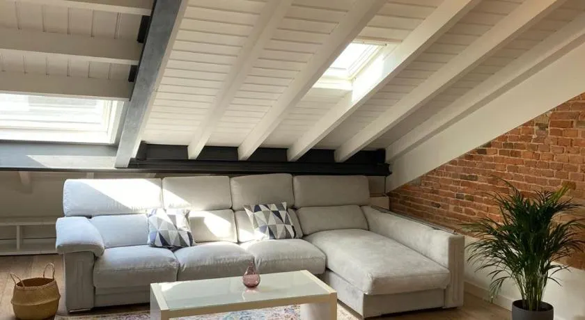Bluu House - Image 1