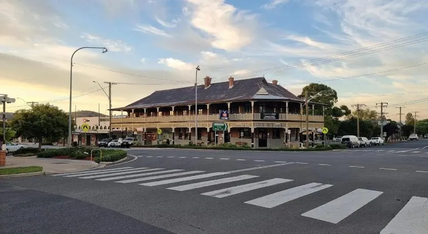 Royal Hotel Merriwa - Image 1