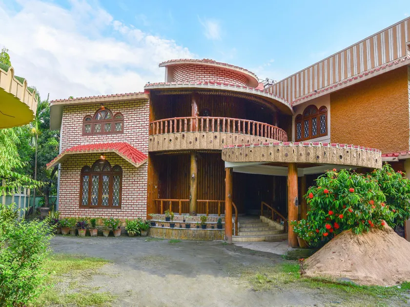 Hotel O Treetops guest house - Image 1