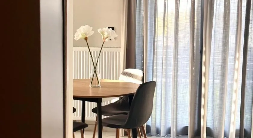 DK Luxury Living - Image 1