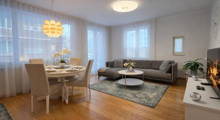 City Center Bright Home - Image 1