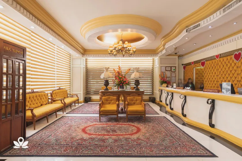 ZEN Rooms Tiara Oriental Manila - Image 1