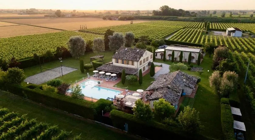 Tenuta La Rotta - Rooms & Pool - Image 1