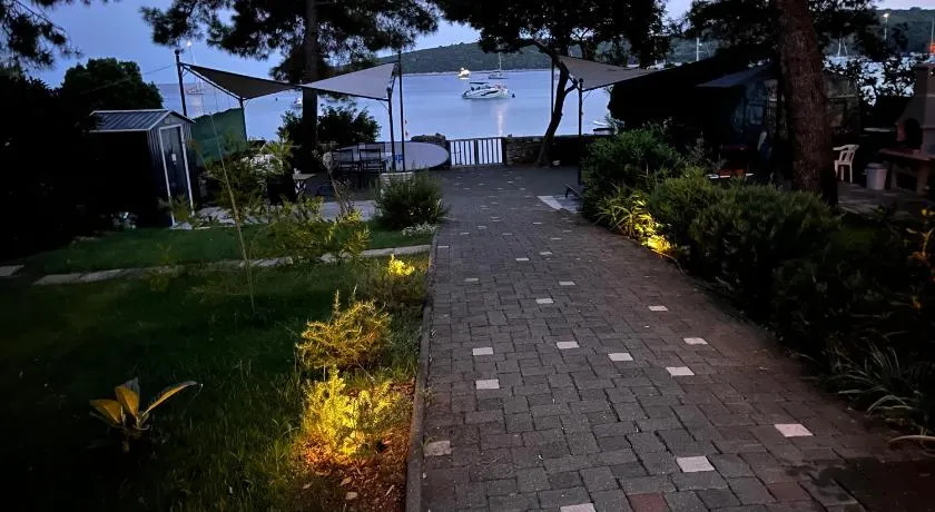 Seaside holiday house Artatore, Losinj - 8005 - Image 1