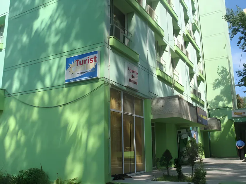 Hotel National - Image 1