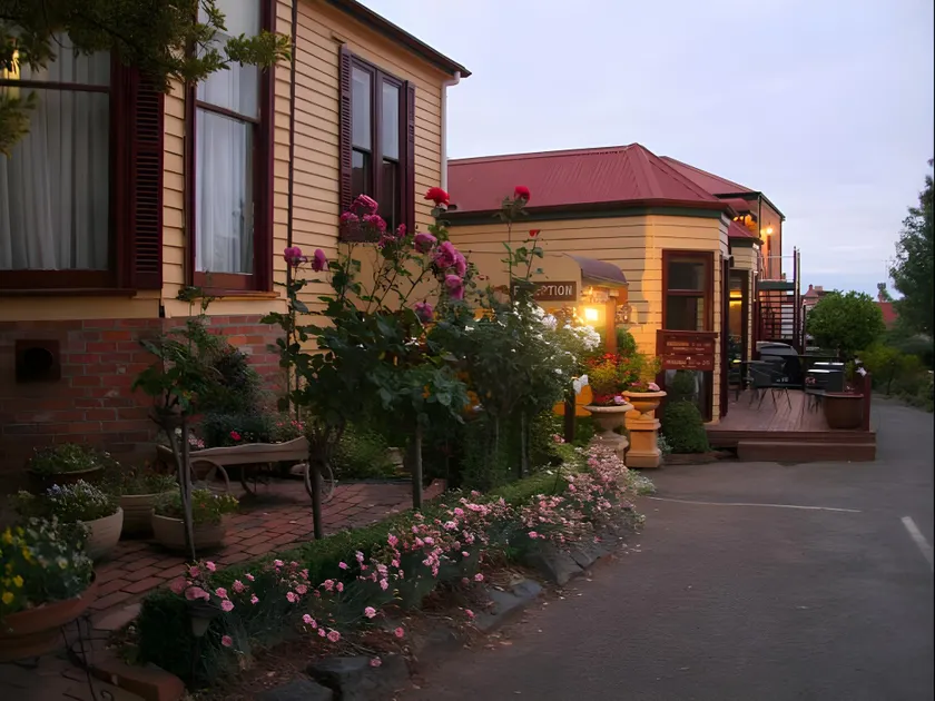 Central Springs Inn - Image 1