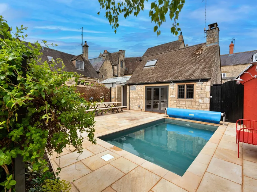 Finest Retreats - ARC Painswick - Image 1
