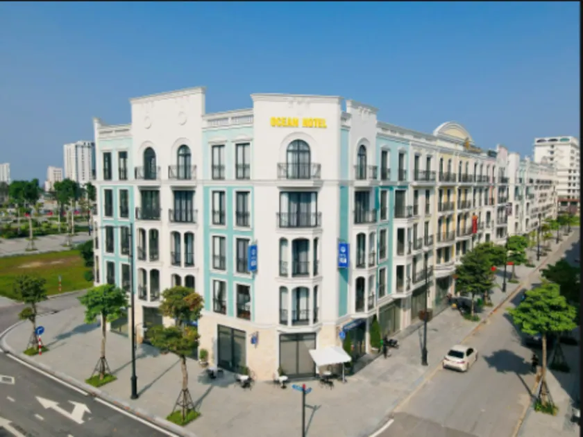 Ocean Hotel - Image 1