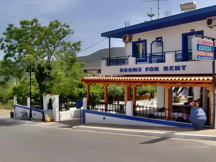 Argyro Rent Rooms - Image 1