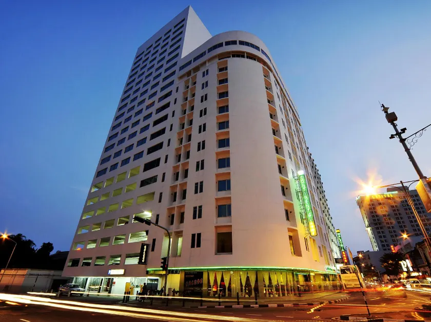 Hotel Continental Penang - Image 1