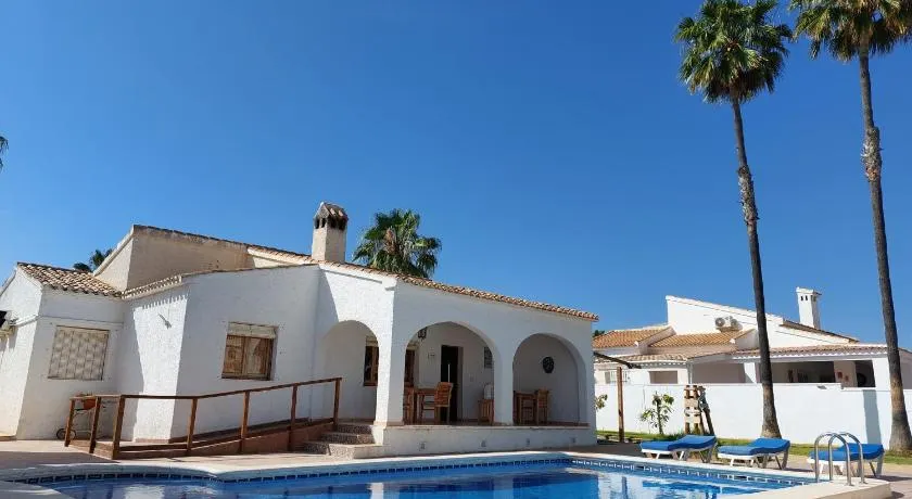 Chalet Playa Flamenca - Image 1