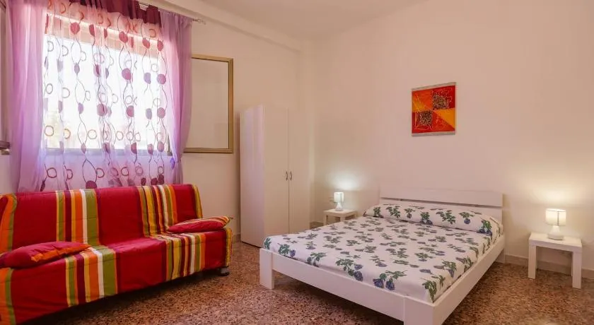 Casa Tribi a 250 mt dalla spiaggia di Specchiarica di San Pietro in Bevagna - Image 1