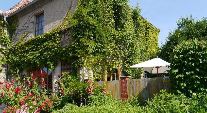 Haus Vincent Stralsund Ferienwohnungen mit eigenen Parkplätzen - Image 1