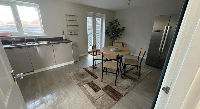 MpaNjus - Double Rooms, Shared House - Image 1