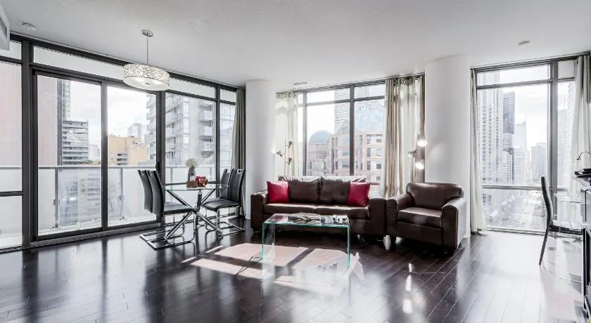 Adelaide Stays and Suites - Walk to Subway - Easy Access Downtown Toronto - Image 1