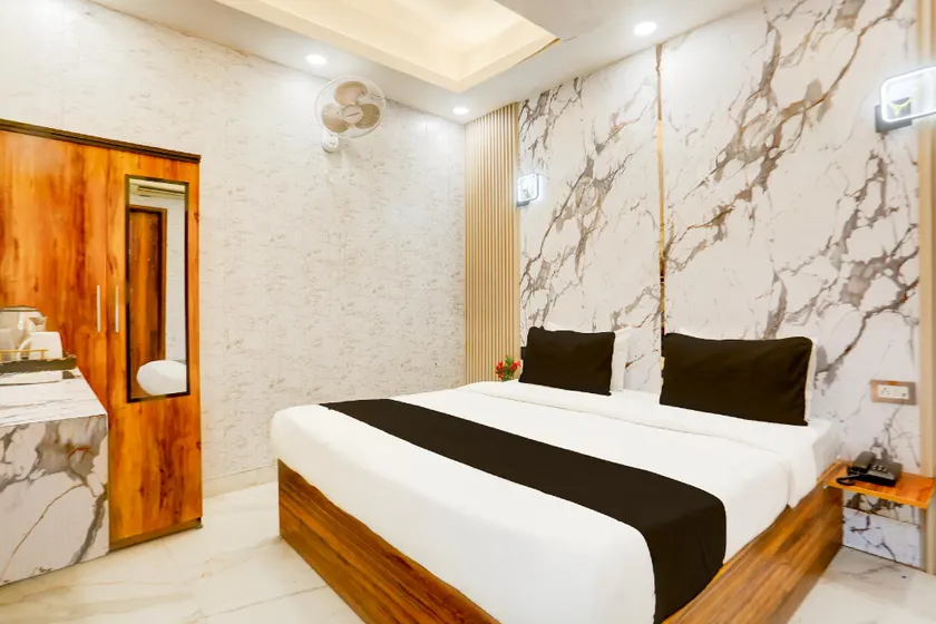 Super Townhouse Faridabad Railway Station Formerly Hotel Royals Paradaise - Image 1