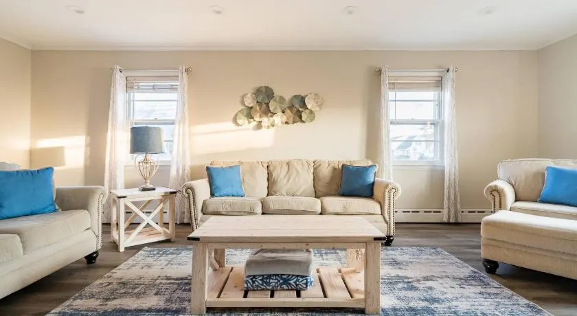 Spacious beach home ready for Family Memories! - Image 1