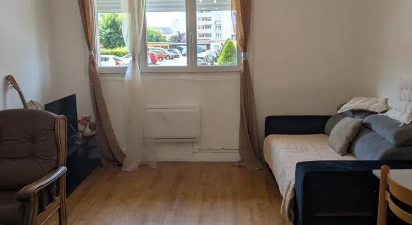 Appartement rez de chaussée coup de cœur Confort et charme Parking gratuit - Image 1