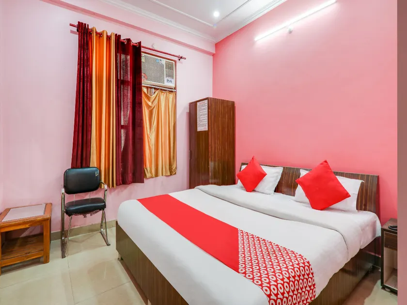 Hotel O Trimurti Palace - Image 1