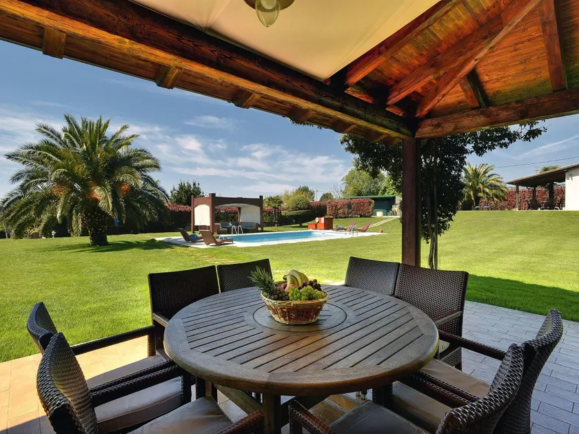 Villa in Pomer with Pool near Pula Amphitheater - Image 1