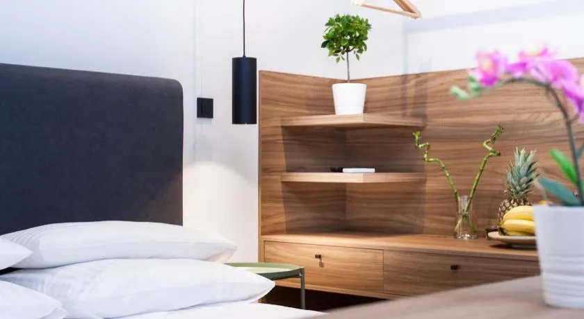 Rooms and Apartments Glossy - Image 1