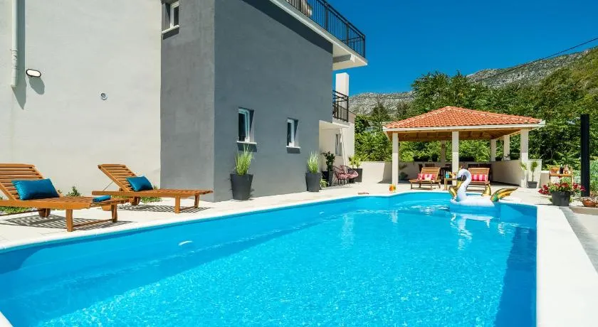 Luxury Villa Emma with Private Pool - Image 1