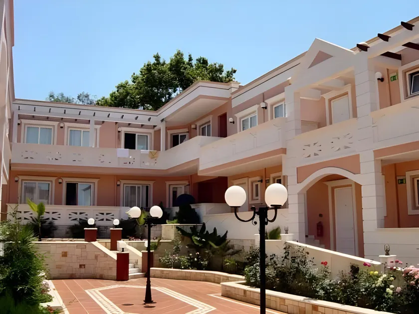 Elektra Beach Hotel - Image 1