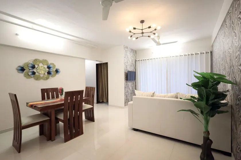 Filmy Apartment- 2 Bedroom Goregaon East - Image 1