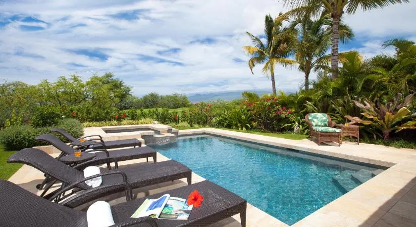ENDLESS SUMMER Elegant KaMilo Home with Heated Pool and Guest Cottage - Image 1