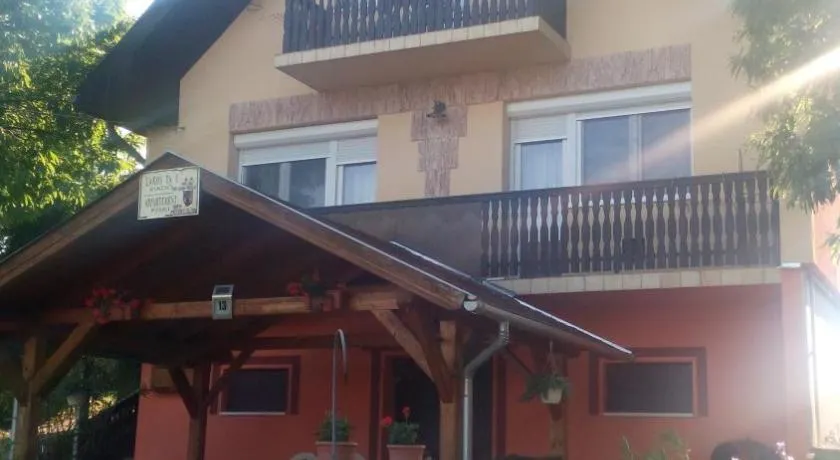 Ország Apartmanház - Image 1
